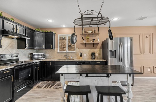 Fort Worth House | Fort Worth Firepit Retreat Pet-Friendly Home