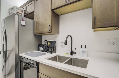 Colorado Springs Apartment | Fountain Mountain|Trails & Wildlife|BBQ + Fire Pit