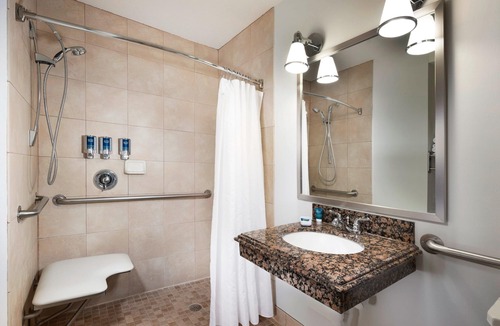 Waldron Hotel | Four Points by Sheraton Kansas City Airport