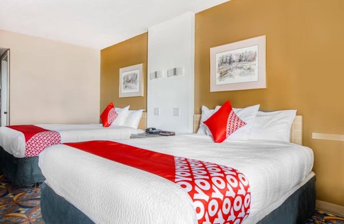 Wichita Falls Hotel | Four Queen Bed Rooms w/Private Bath – Perfect Stay Close to Local Adventures