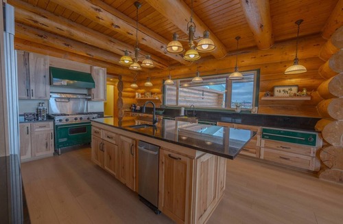 Newman Lake House | FOXFHILL: 6,000+ sq ft log estate, 4BR/5BA sleeps 16.