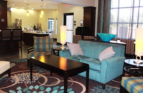 Aldine Apartment | Free Breakfast Buffet + Outdoor Pool + 24-Hour Business Center