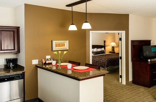 Webster Hotel | Free Breakfast + Outdoor Pool + Hot Tub | Modern Suite
