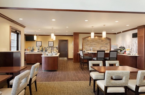 Midland Condo | Free Breakfast. Pool. King Suite. Close to the new Chevron and Oxy campuses!