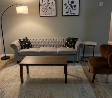 Manhattan Apartment | Free parking; N/Campus, Aggieville, & Stadium