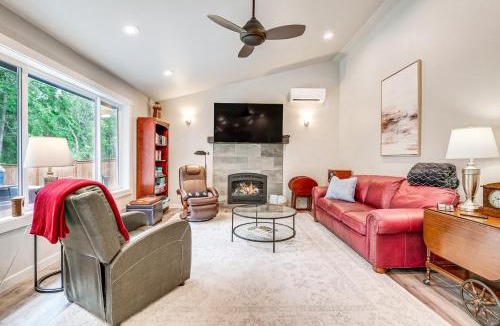 Freeland House | Freeland Retreat - Deck, Fire Pit & Beach Access!