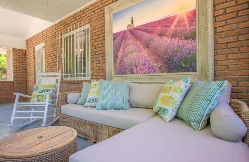 Downtown Albuquerque House | French Tea House in OldTown-Hot Tub-Pet Friendly-No Pet Fess!