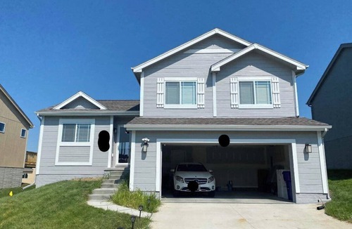 North Central Omaha House | Friendly 1 bed room, shared bath with free parking