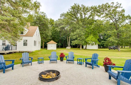 Cushing House | Friendly Cushing Home w/Dock & Fire Pit