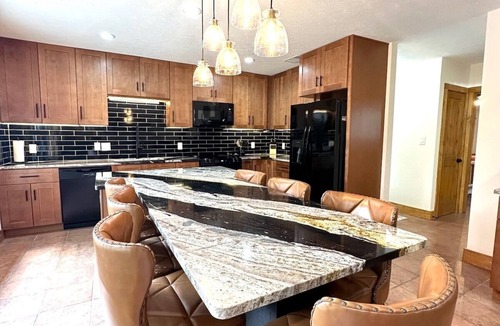 Uvalde County House | Frio River Riverfront 2 Fireplaces