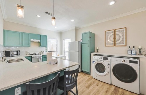 Rowlett House | Front Lake Holiday 2BR 1BA Guest Home with Hot Tub