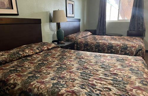 Cuba Hotel | Frontier Motel