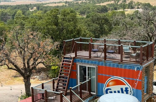 Medicine Park House | FT Book a Mountain View Suite 1BR 1BA - Slps 4 Suite