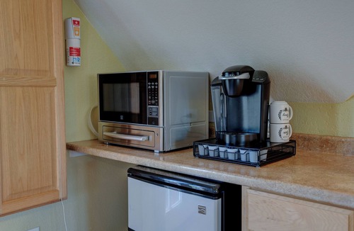 Old Town Apartment | Ft Collins Tree Top Loft in Center of Old Town