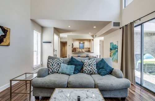 Crestline Area House | ♕FT Worth♕| Luxury Private Pool | Alexa | Fast WiFi