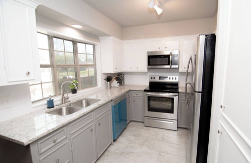 Grand Prairie House | Full Family Stay Near At&t, Ballpark, 6 Flags & Airport