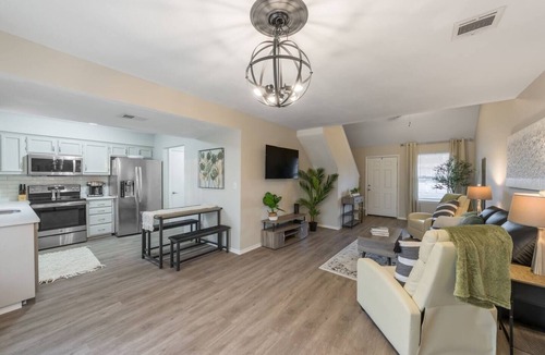 Liberty House | Fully Equipped 3BR with Private Garage