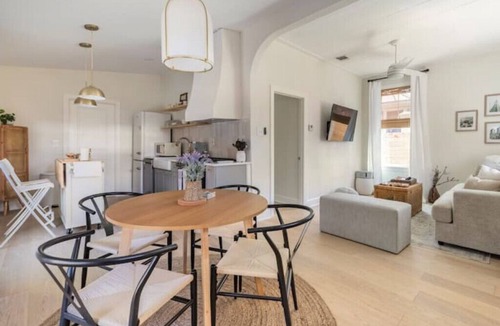 Southtown Apartment | Fully Loaded, Free Driveway & Street Parking!