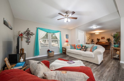 Piney House | Fully renovated with lake views!