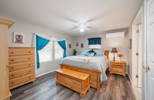 Piney House | Fully renovated with lake views!