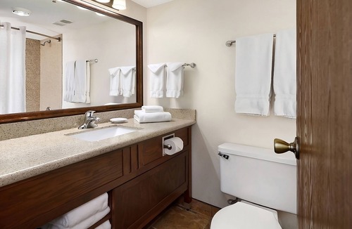 Casper House | Fun for the Whole Family! Near Dakota Zoo, Indoor Pool/Waterpark, Pet-Friendly