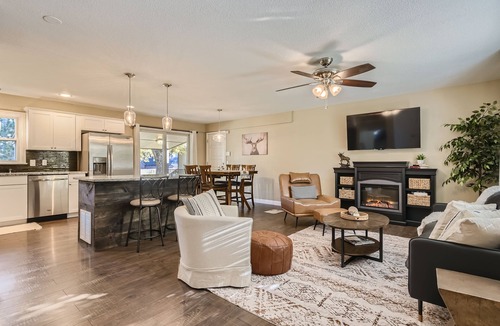 Thornton House | Furnished Denver Suburb! Garage, 2nd screen, flexible cancellation, 7+ day min