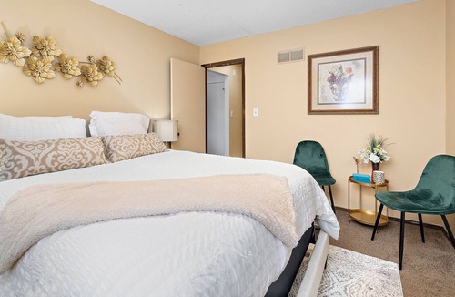 Bethel House | Game Room; 20 Minutes from all of Kansas City