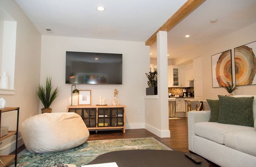 Highland Park House | Garden-Level 2BR Suite, West Seattle