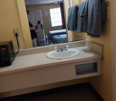 Jackson Apartment | Gated 2 Double Beds Hotel Suite 108