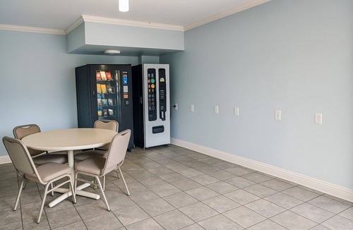 Baton Rouge Apartment | Gated 252 2 Double Beds Full Kitchen