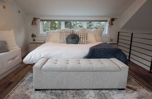 Issaquah House | Gateway Getaway - peaceful with epic views