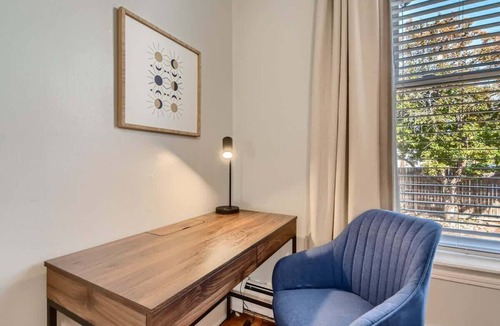 City Park West Apartment | Gaylord by Modern Midstay/1Block to CityPark #G1