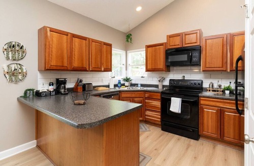 West Des Moines House | Gem in West Dsm | 4BD/3BA Home | Perfect Location