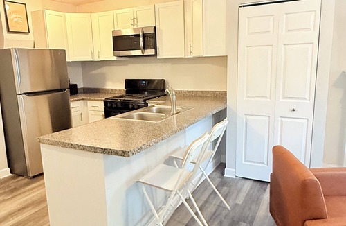 Merion Village Apartment | German Village Studio, Full Kitchen, Sleeps 2