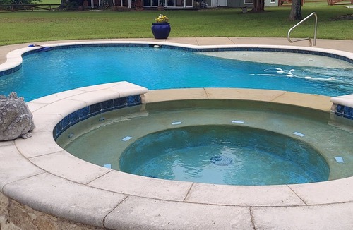 Lindale House | Get away from it all! Fish, Shop in Canton, Golf, Tx Rose Horse Ranch or Relax!