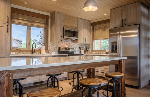 Eureka House | Getaway at the Wilderness Club w/Hot Tub!