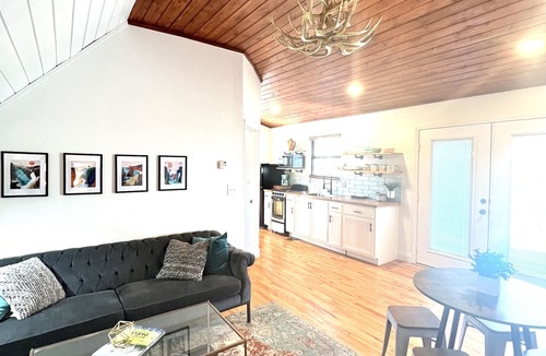 Willis Apartment | Getaway Oasis w/Huge Deck + pool/spa - lake conroe