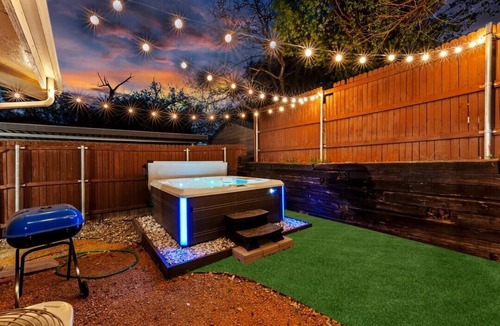 Lewisville House | Gig Speed Internet, Private Hot Tub, near DFW and major highways