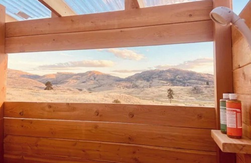 Tonasket RV Rental | Glamping Bell tent with amazing mountain views!