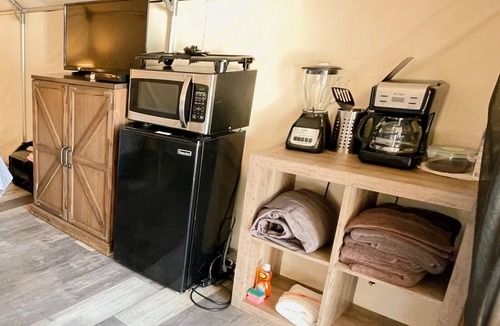 Prairie Lea Cabin | Glamping Cabin #24 Son's River Ranch