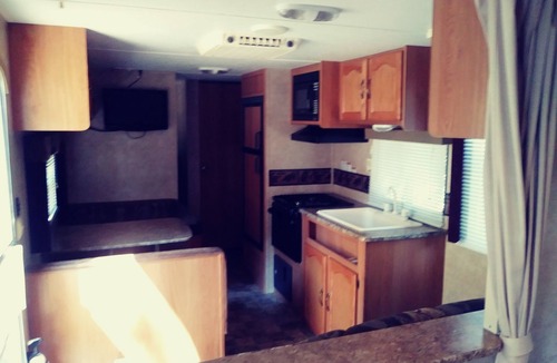 Wills Point RV Rental | Glamping, Fire pits, grills and Lakes.