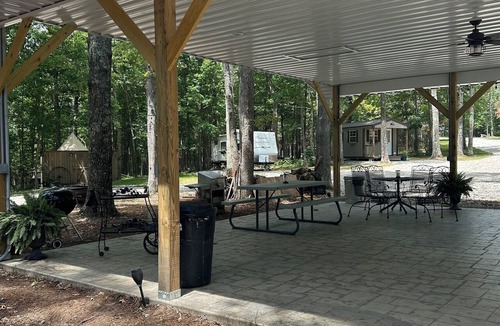 Mountain View RV Rental | Glamping tent with hot tub and AC for a relaxing getaway