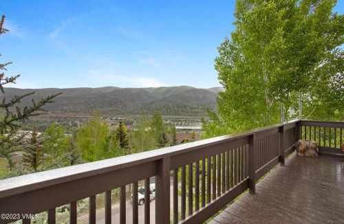 Edwards House | Gold Dust Getaway with Hot tub, near Ski Resorts