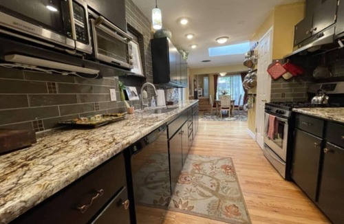 Golden Apartment | Golden Mines Haven | 3BR + Office
