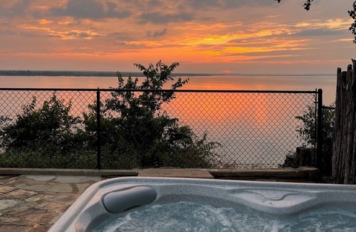 Whitney House | Goldie's Getaway w/Hot tub