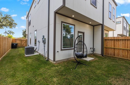 Spring Branch West House | Gorgeous 3BR Home w/Private Yard & Garage