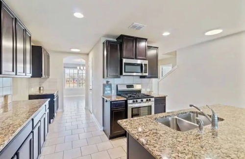 Cibolo House | Gorgeous 5-bedroom home in Schertz, San Antonio, New Braunfels