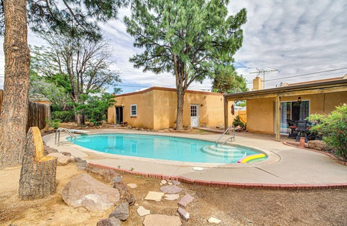 Northeast Heights House | Gorgeous Adobe Home: Classic Santa Fe Style in ABQ