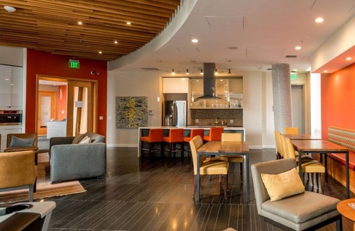 West Bellevue Apartment | Gorgeous Downtown Bellevue Studio w/Gym, W/D, near shops, by Blueground