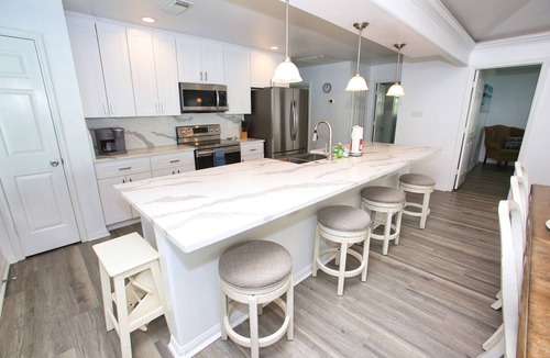 Surfside Beach House | Gorgeous FRONT ROW beach house, recently remodeled 3-bedroom